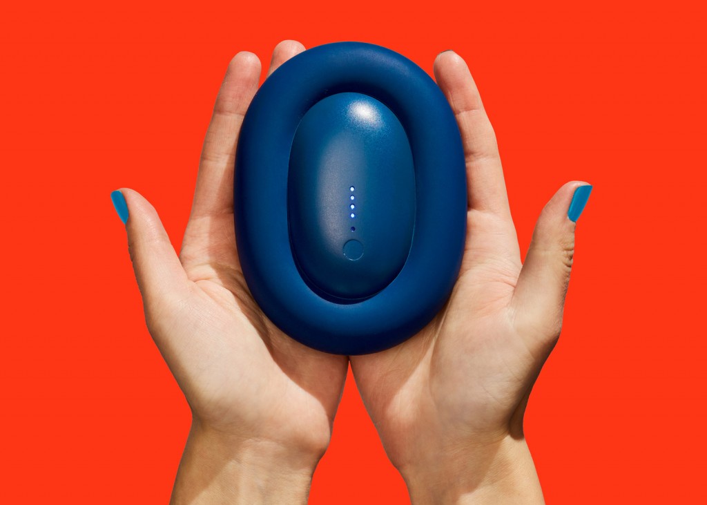 bump-karim-rashid-product-design-portable-charger-push-shove_dezeen_1568_0