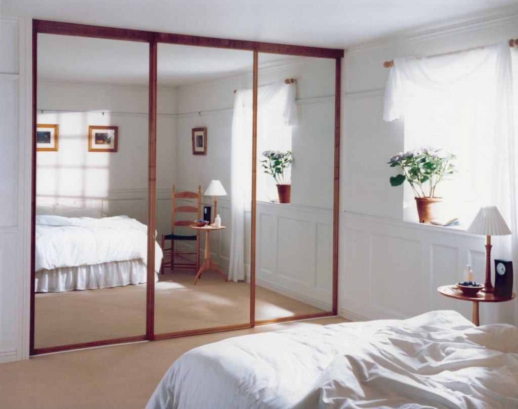 chic-sliding-doors-design-of-mirror-sliding-doors-on-mirror-closet-doors-stanley-sliding-bedroom-for-interior-nice-bedroom-doors