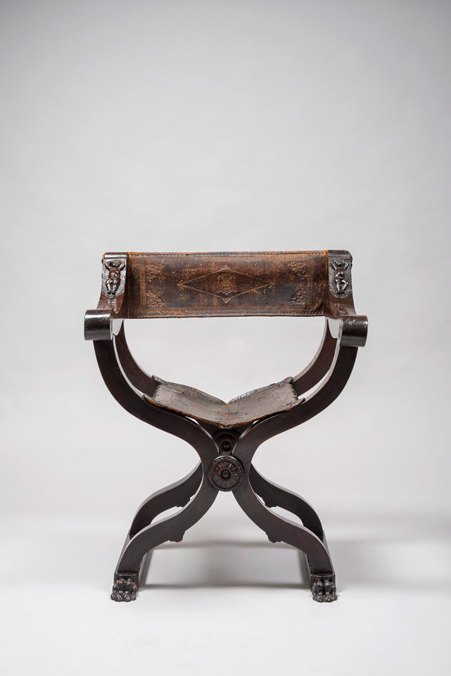 renesansna-fotelja