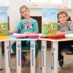 Mlijekoprodukt obezbijedio novi namještaj i poklon pakete za prvačiće škole “Sveti Sava”