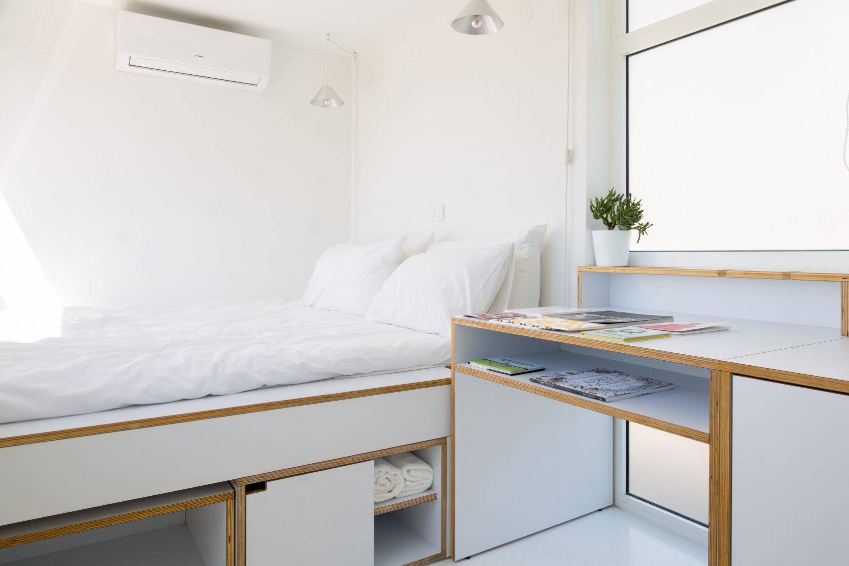 shoe-box-apartment-col_4-1704x1136