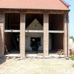 Nesvakidašnja arhitektura u Slavonskom Brodu: Velika kuća “pojela” manju