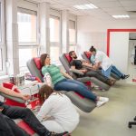 Humanost u Banjaluci i Skoplju: Zaposleni iz Infinity grupacije darovali krv i donijeli poklone