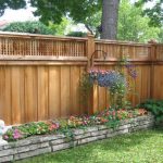 Drvena ograda je dobra opcija za svako dvorište